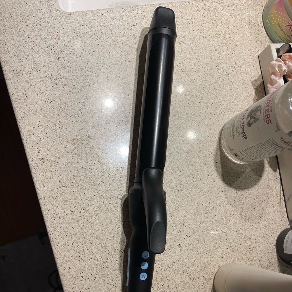 Bioionic 1.25” extra long barrel curling iron